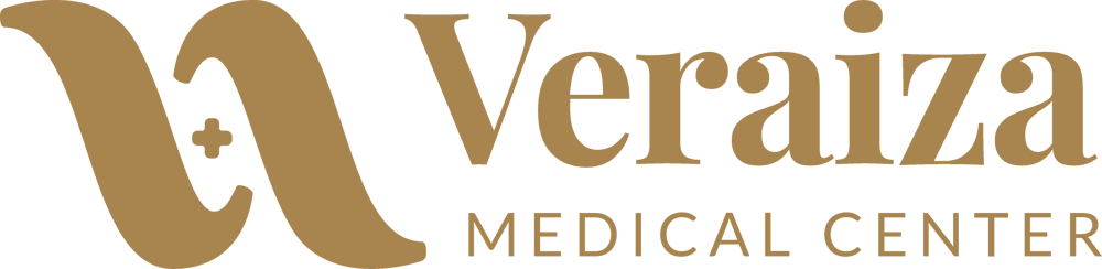 Logotipo dorado sólido sobre arena